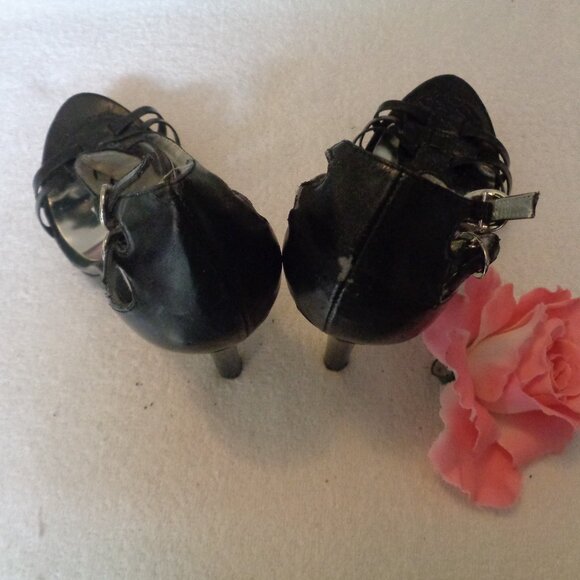 BEDROOM SHOES BLACK W 4 & 1/2 INCH HEELS ANKLE STRAPS BY CARLOS 9 - Picture 5 of 8